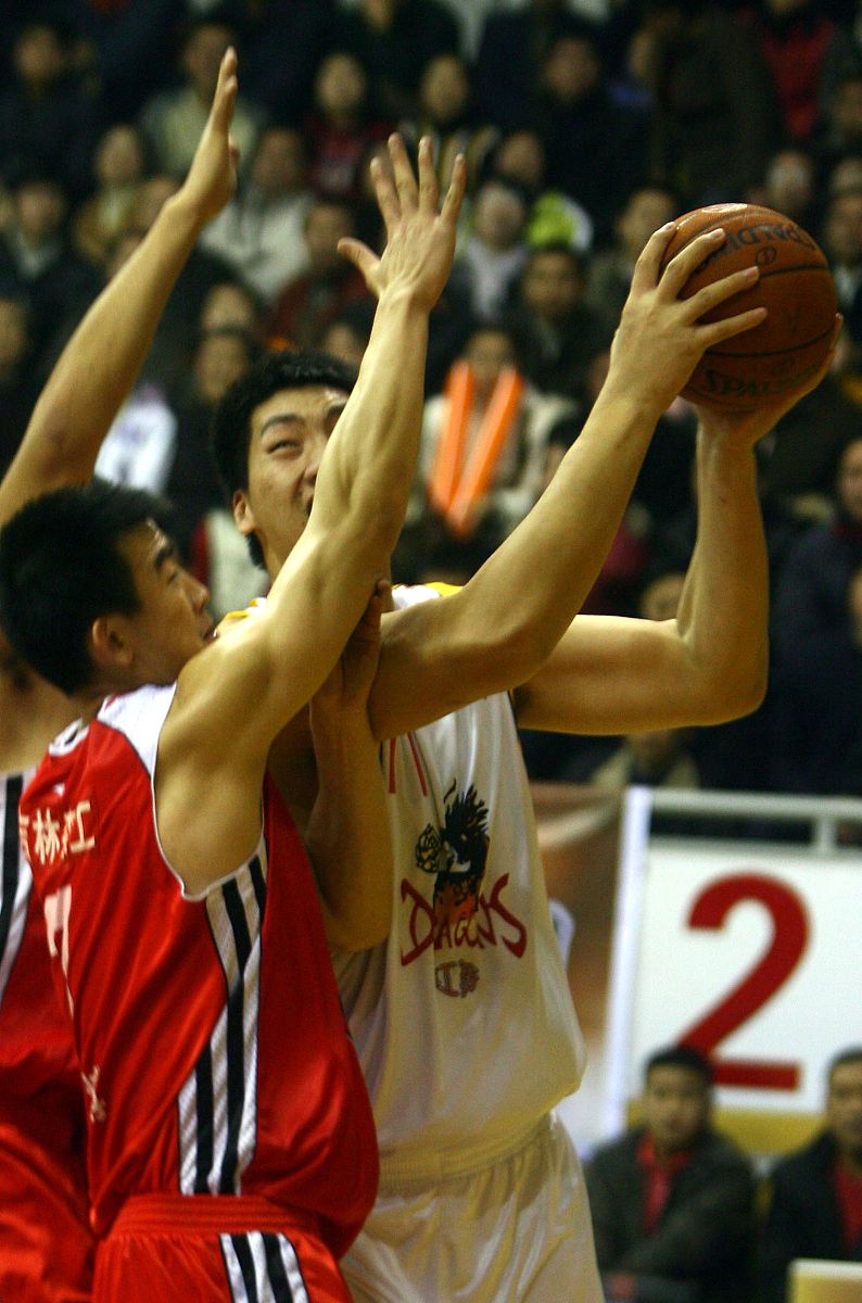 雷速直播-今晚体能课后，山东男篮止住颓势备战CBA季后赛，质疑声仍在，细节决定成败的简单介绍