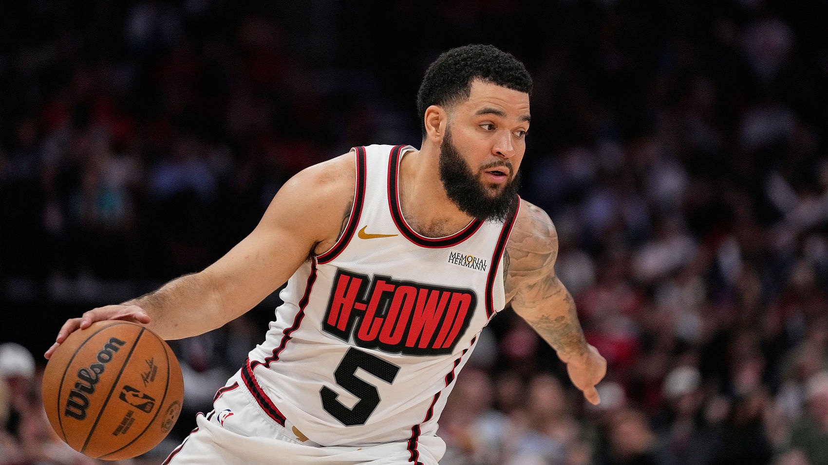 雷速直播-关键时刻体能课后，休斯敦火箭防线松动备战欧冠，质疑声仍在，资深球员宣示担当的简单介绍