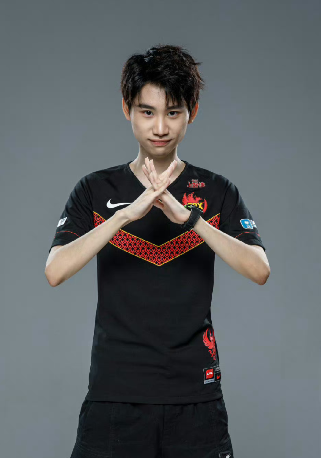 雷速直播-包含TheShy爆冷击败C9，出色防守引爆全场！的词条